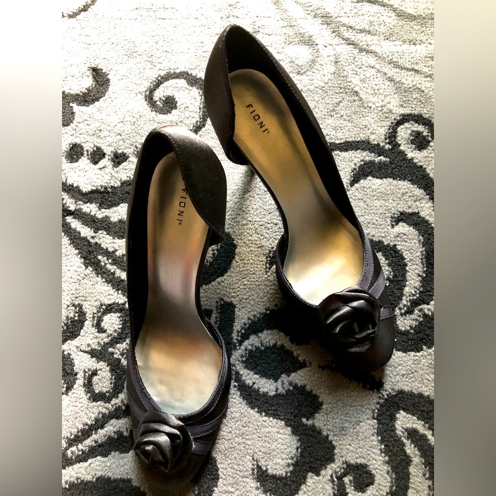 Fioni black rose shoes